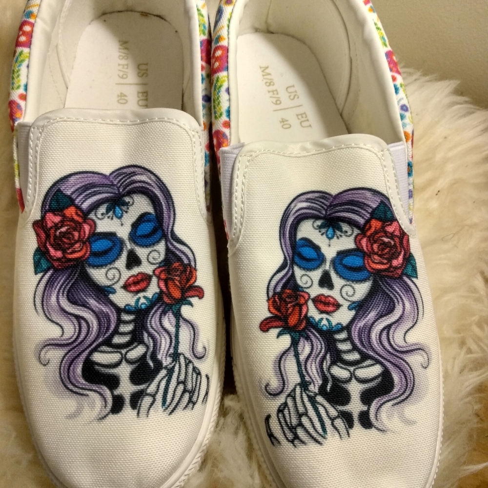 Shoes - Picture 5 of 9